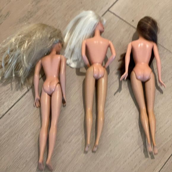 3 Vintage Barbies - Picture 6 of 6